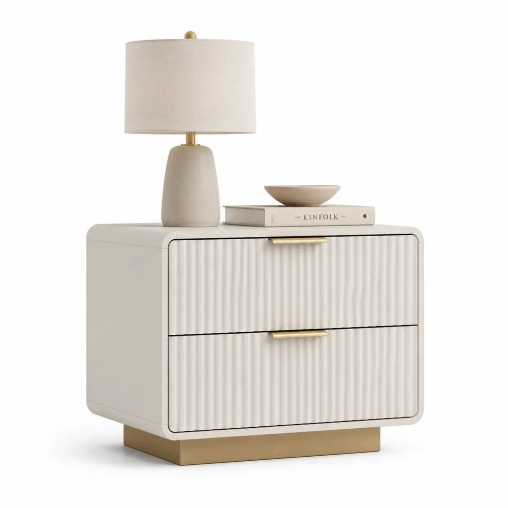 Table de chevet rectangulaire en bois et métal à 2 tiroirs, blanc cassé et laiton, 50 × 40 × 55 cm